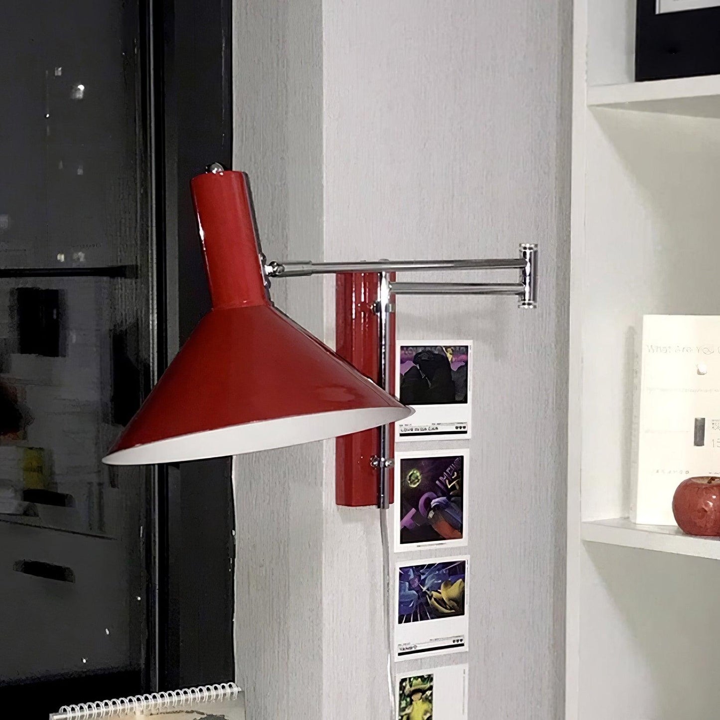 Céline Peak Steckdosenlampe mit verstellbarem Drehgelenk