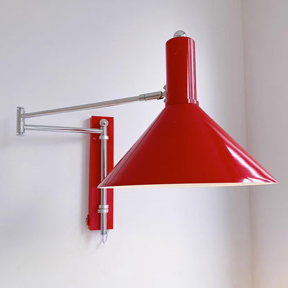 Céline Peak Steckdosenlampe mit verstellbarem Drehgelenk