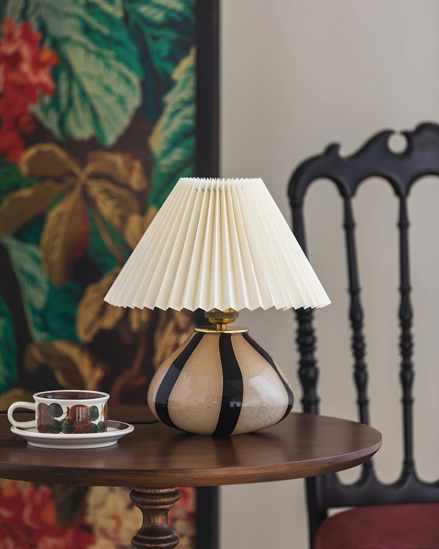 Élina Pleated Cavolo Table Lamp with Fabric and Glass Design