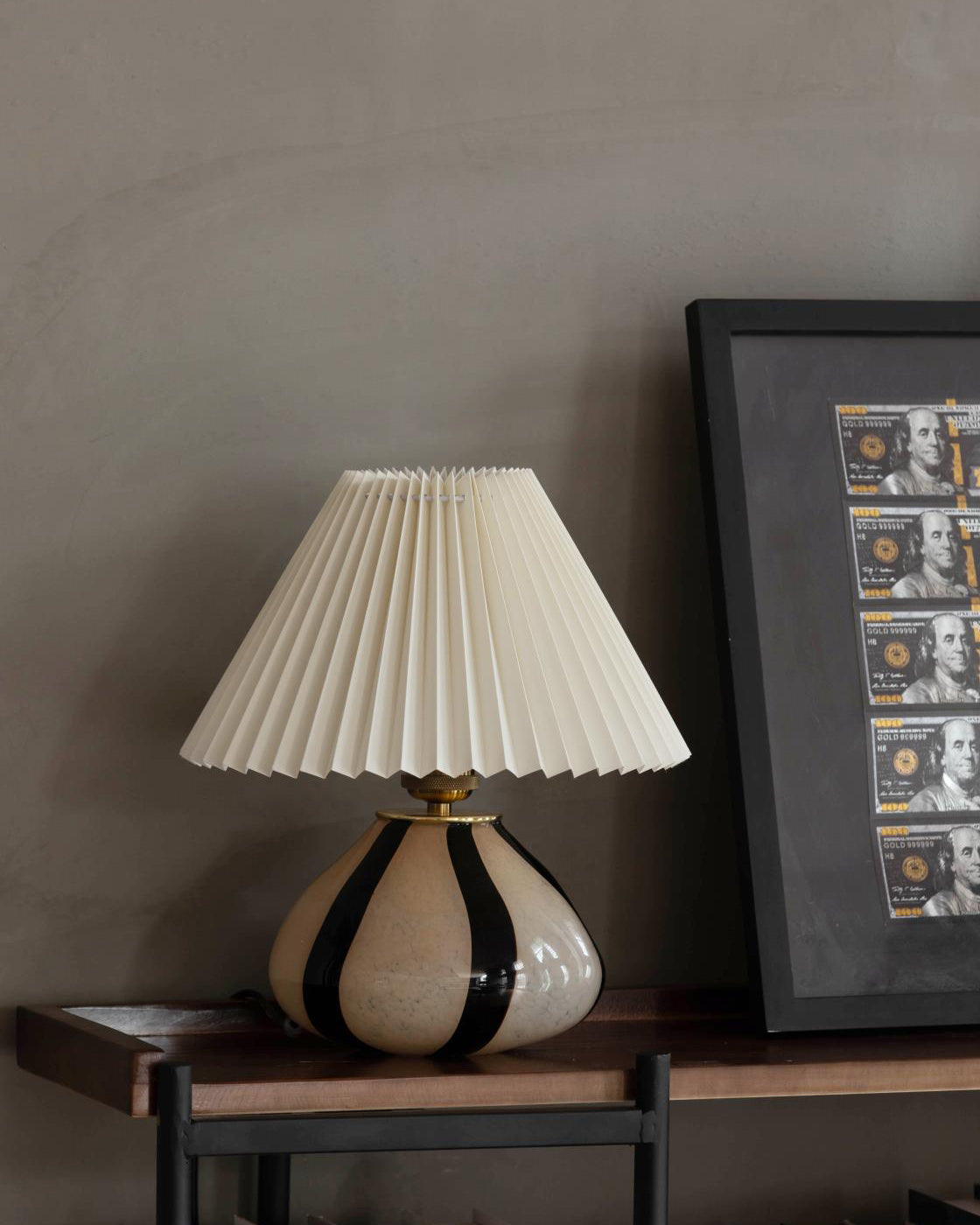 Élina Pleated Cavolo Table Lamp with Fabric and Glass Design