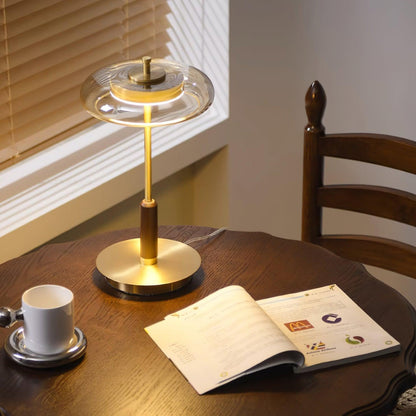 Auriane Glas-LED-Tischleuchte mit Messingsockel-Design