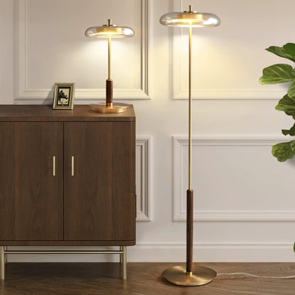 Auriane Glas-LED-Tischleuchte mit Messingsockel-Design
