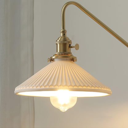 Amélie Retro Plug-in Wandlampe mit Walnuss- und Glasdesign
