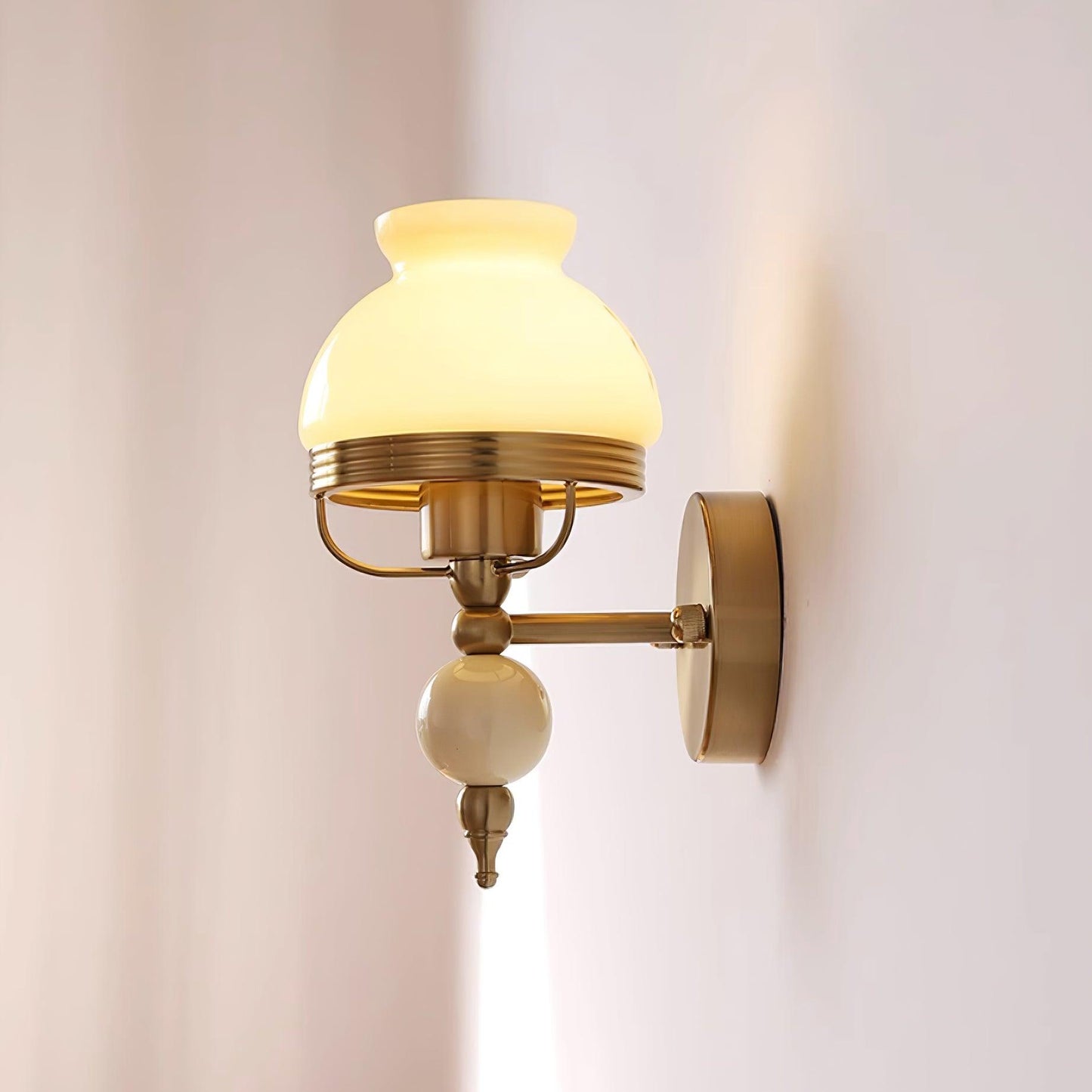 Amélie Retro Floral Wall Lamp with Glass Shade Design