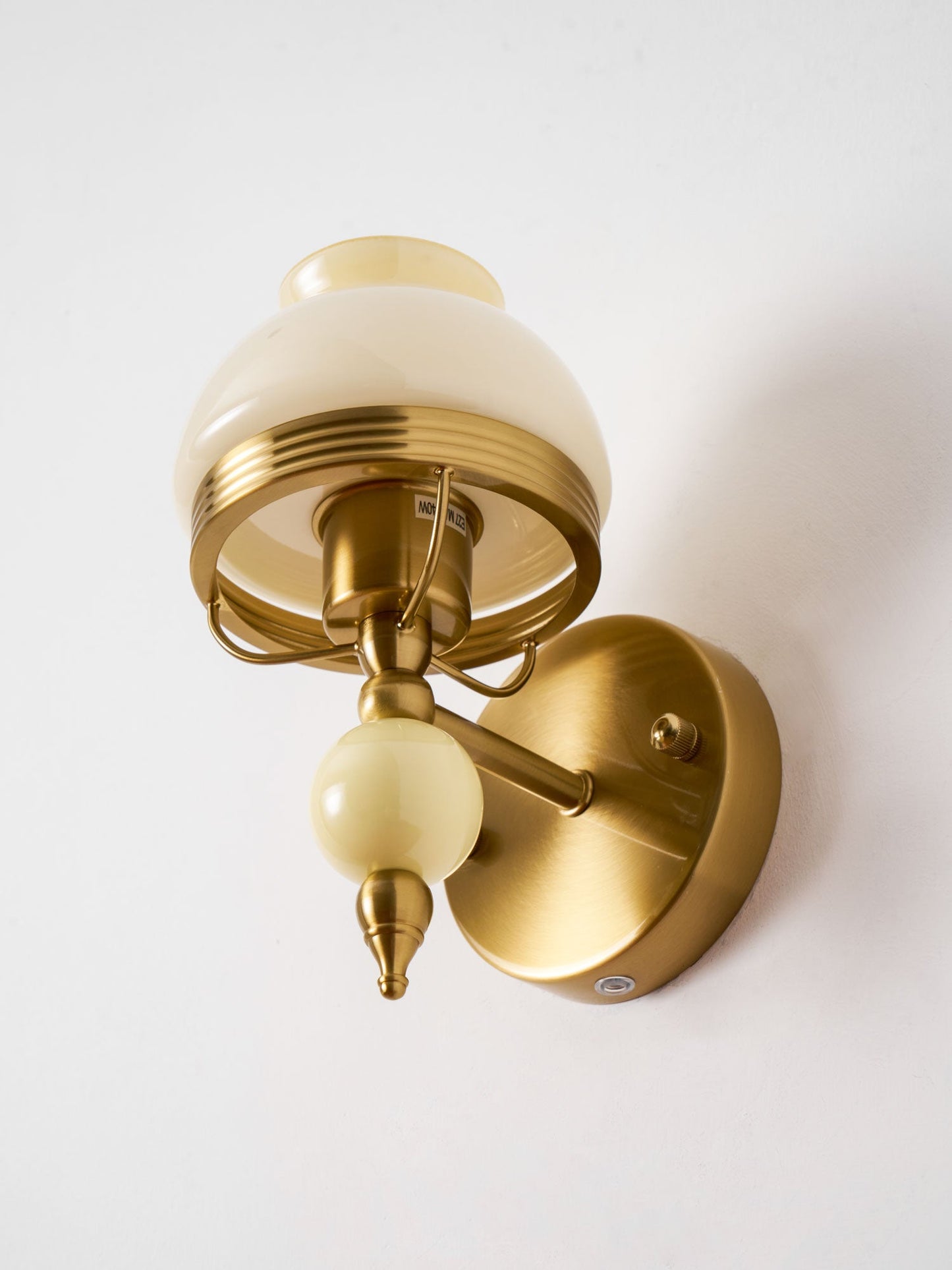 Amélie Retro Floral Wall Lamp with Glass Shade Design