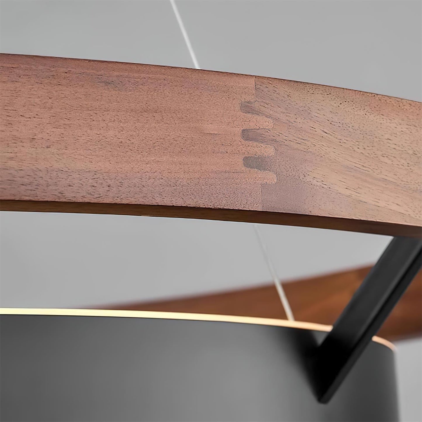 Chloé Ring-Kronleuchter, zwei Holzringe mit integriertem LED-Licht