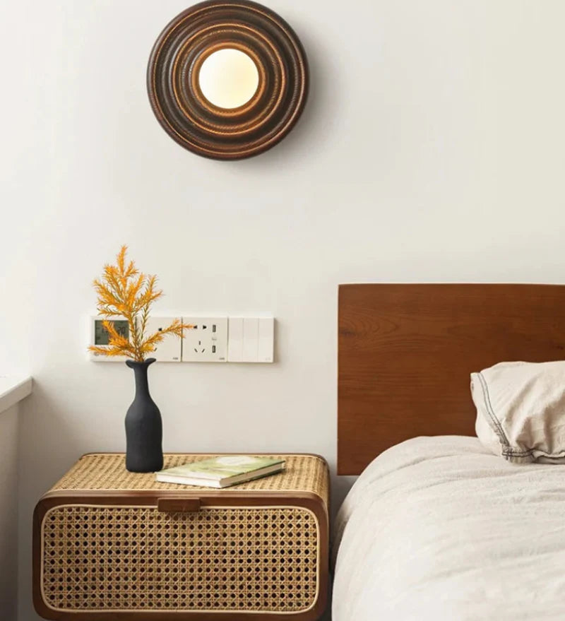 Colette Ripple Walnuss LED Wandleuchte