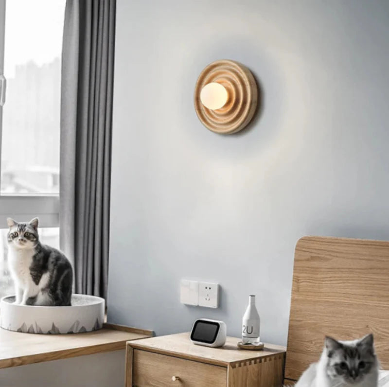 Colette Ripple Walnuss LED Wandleuchte
