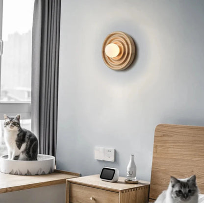 Colette Ripple Walnuss LED Wandleuchte