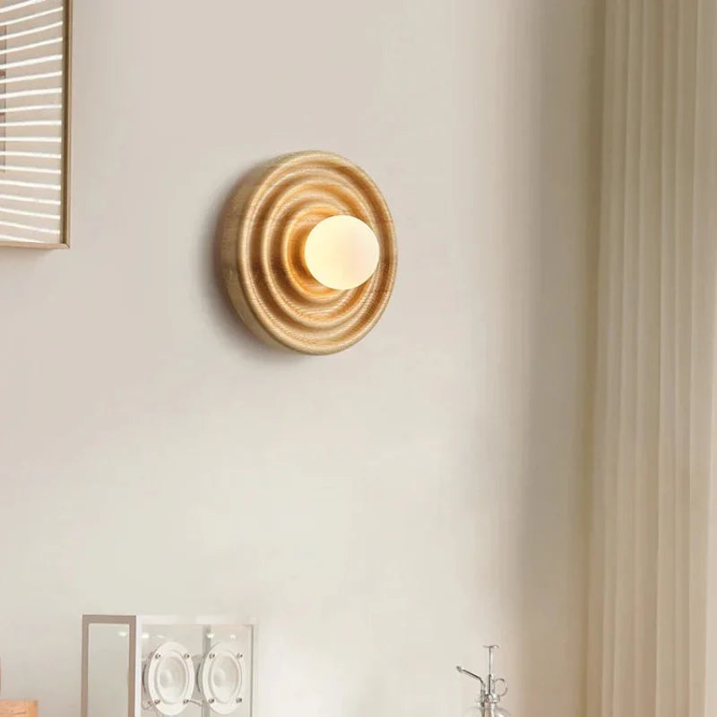 Colette Ripple Walnuss LED Wandleuchte