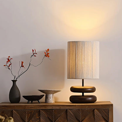 Camille Wooden River Rock Tischlampe mit Stoffschirm