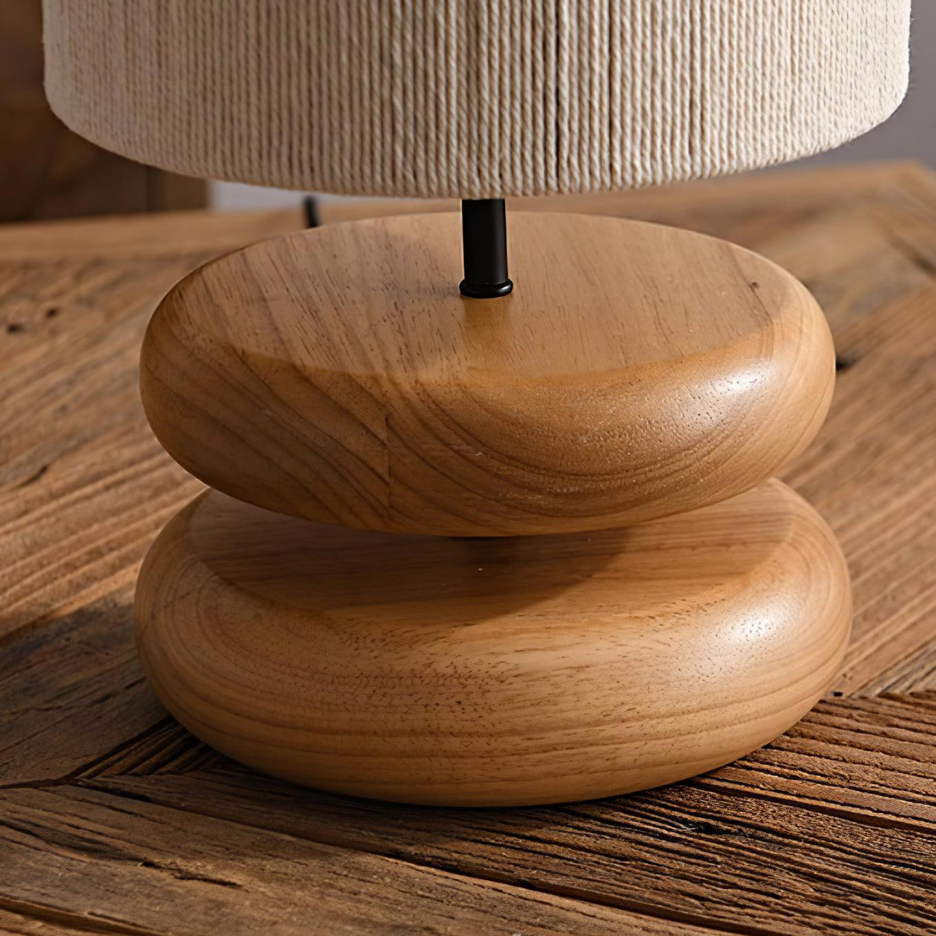 Camille Wooden River Rock Tischlampe mit Stoffschirm