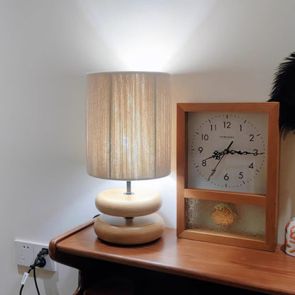 Camille Wooden River Rock Tischlampe mit Stoffschirm