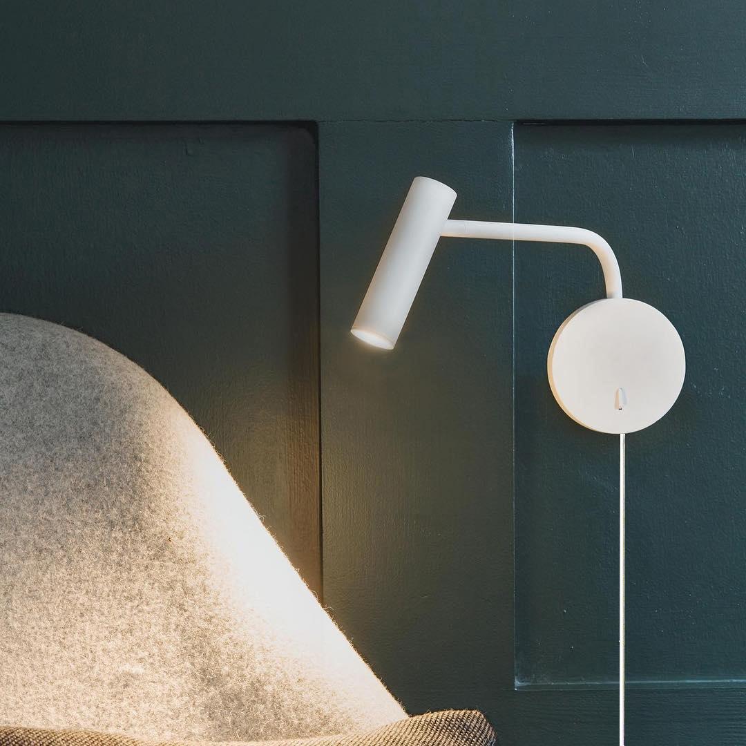 Aurélie Rizo Lese-Wandleuchte mit verstellbarem LED-Arm
