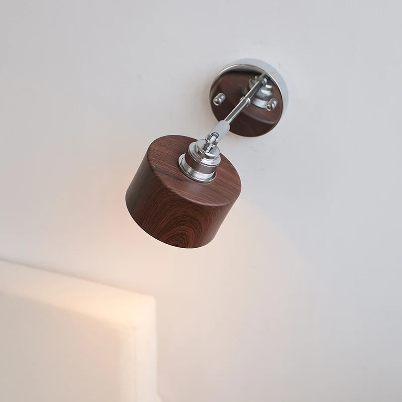 Clara Vintage Industrie-Eisen-LED-Wandlampe mit Zugschalter