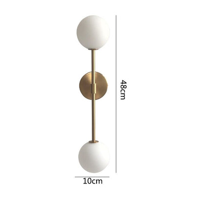 Émilie Wandleuchte aus Milchglas mit modernem elegantem Design