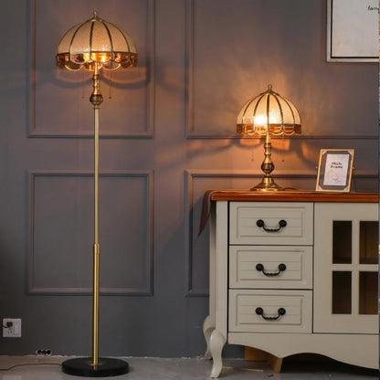 Camille europäische Kupfer-LED-Stehlampe Retro-Stehleuchte