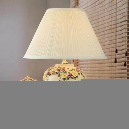 Madeleine Romantische Keramik-Nachttischlampe