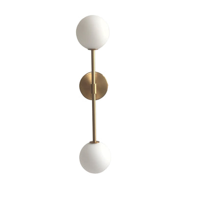 Émilie Wandleuchte aus Milchglas mit modernem elegantem Design