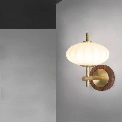 Camille Aurelia Gerippte Glas LED Wandleuchte