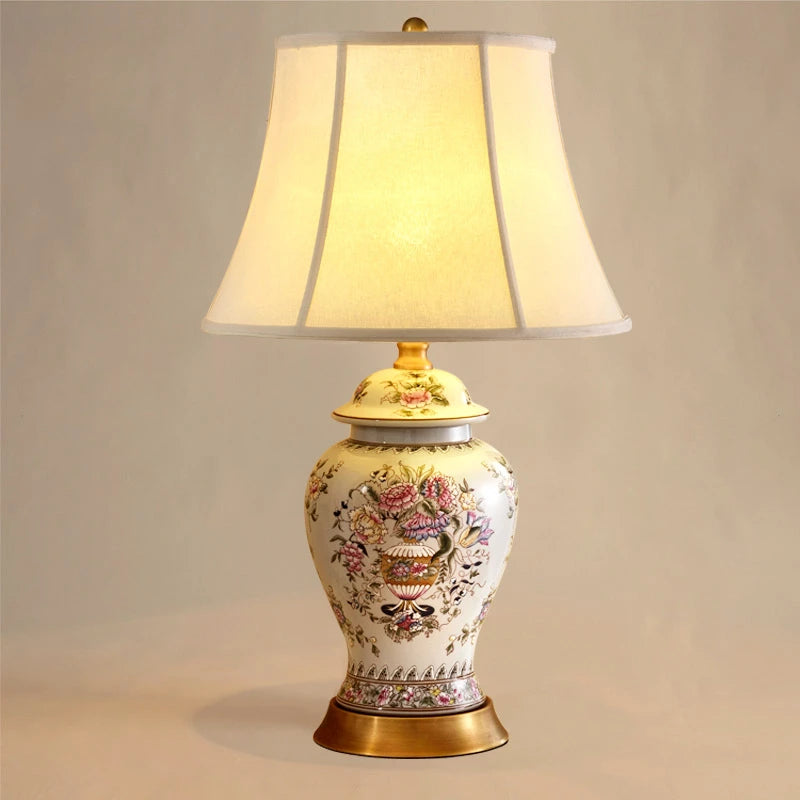 Neoklassische Keramik-Tischlampe mit Stoffschirm für Schlafzimmer und Wohnzimmer