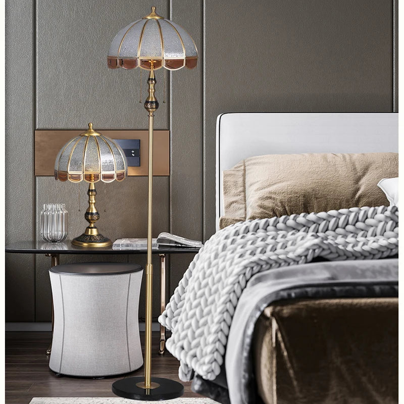 Camille europäische Kupfer-LED-Stehlampe Retro-Stehleuchte