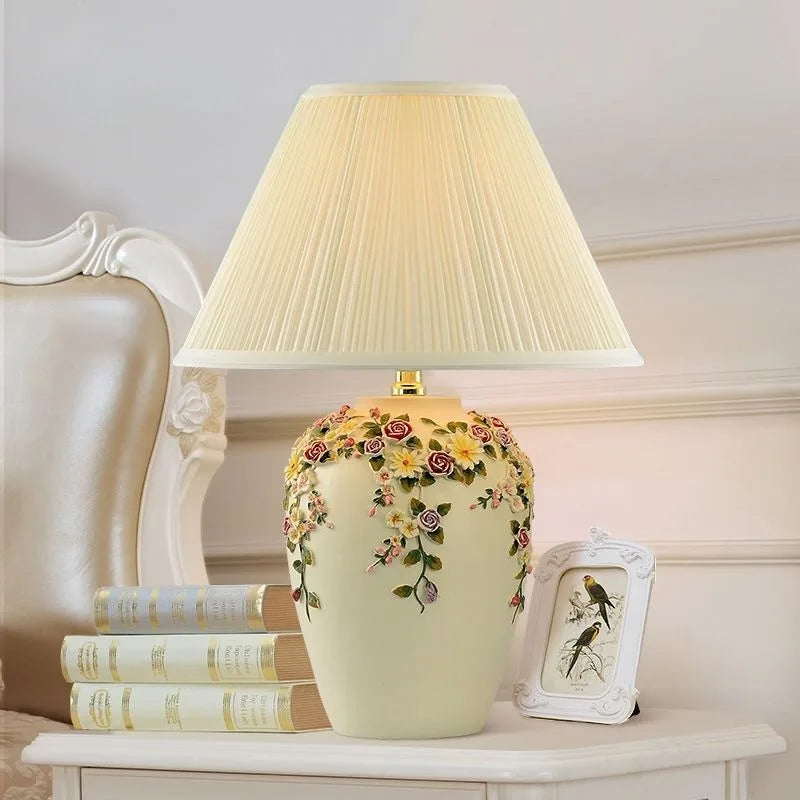 Madeleine Romantische Keramik-Nachttischlampe