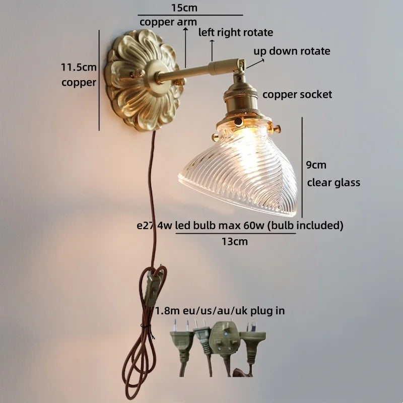 Isabelle Glasblume Messing Wandleuchte