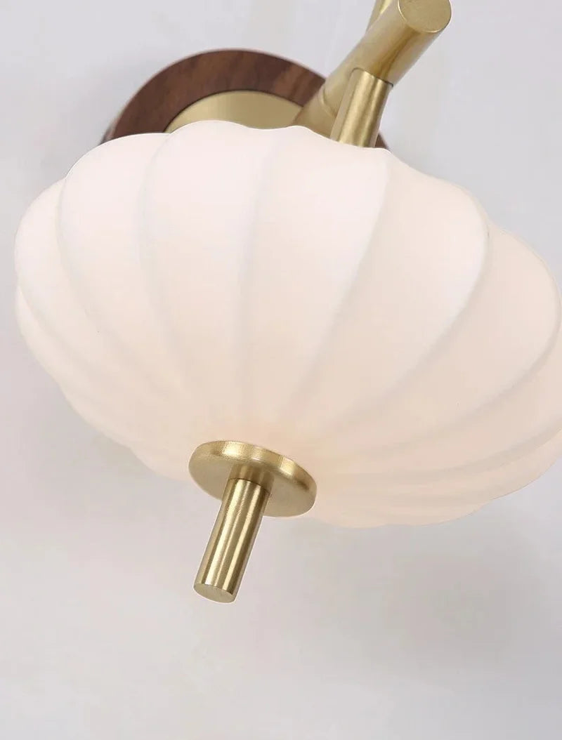 Camille Aurelia Gerippte Glas LED Wandleuchte