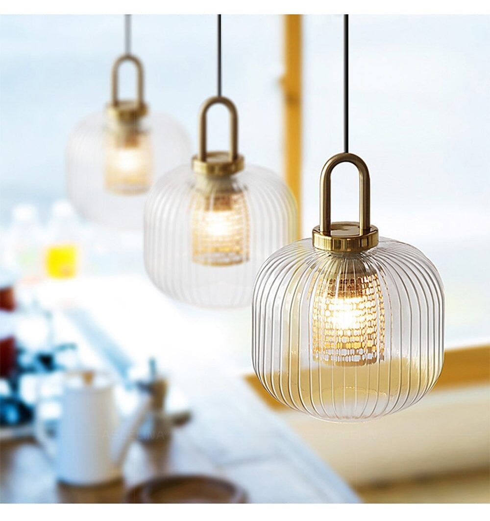 Amélie St Pauls gerillte Glas-Pendelleuchte