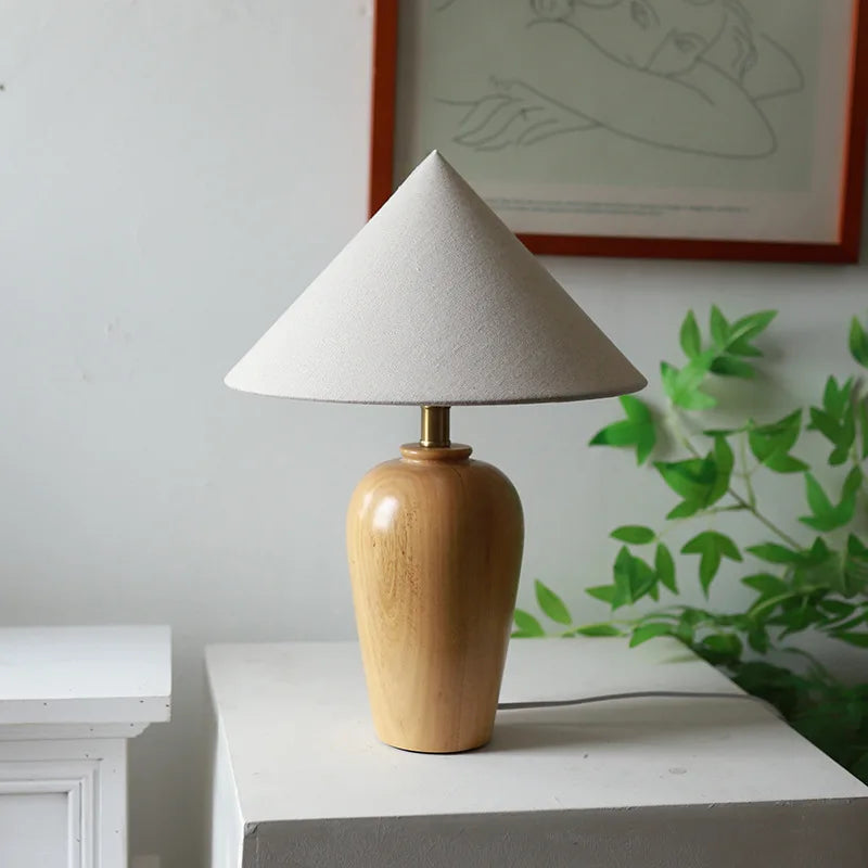 Hochwertige Stoff-Tischlampe im antiken Wabi-Sabi-Stil für Schlafzimmer
