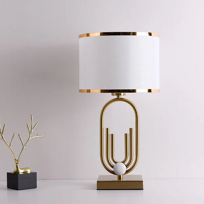 Orléans Moderne Gold Geometrische Tischleuchte