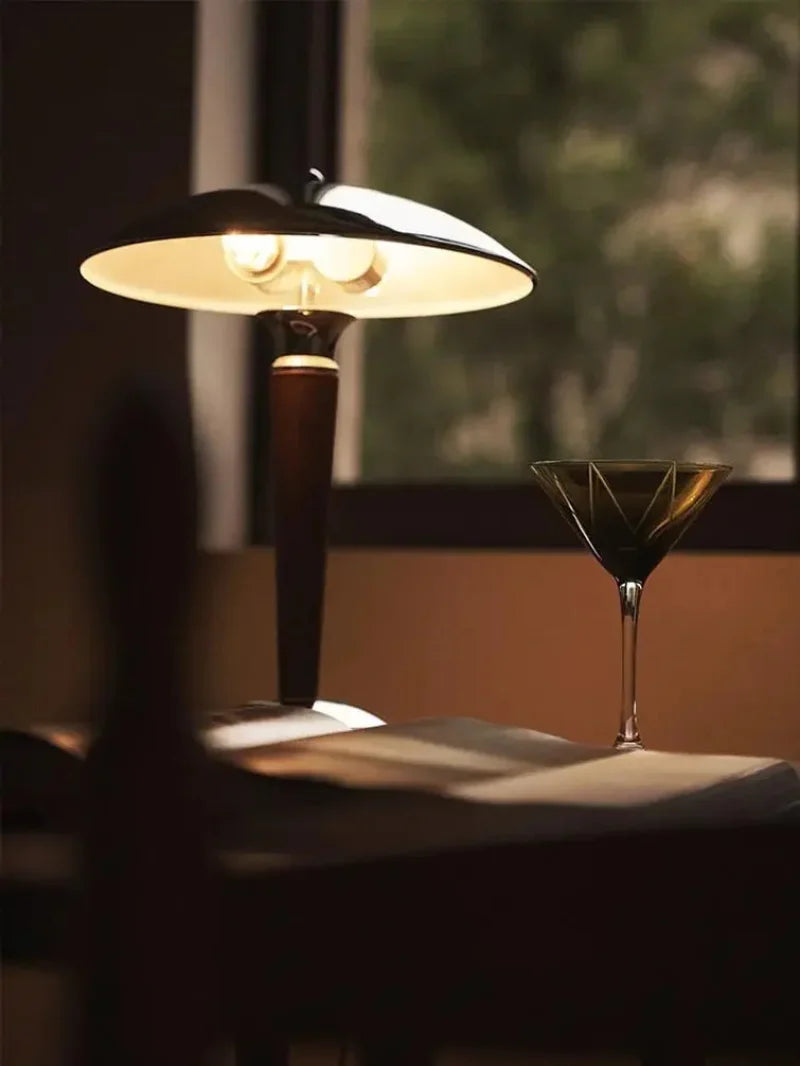 Noémie Schreibtischlampe aus Holz und Chrom