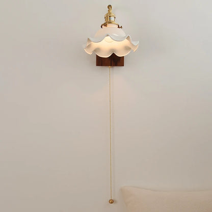 Amélie Vintage Ceramic Flower Wall Light