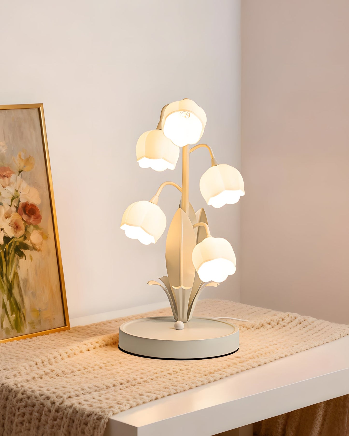 Élodie Orchideenblüten-Tischleuchte mit künstlerischem Blumendesign