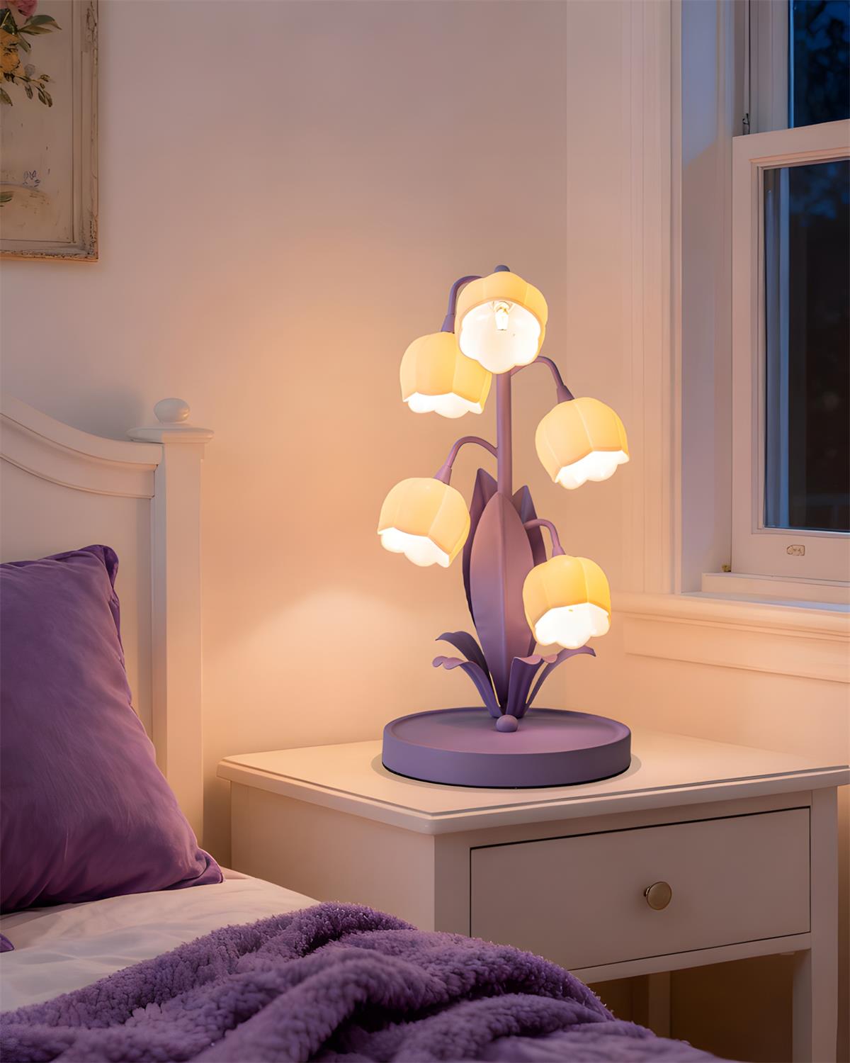 Élodie Orchideenblüten-Tischleuchte mit künstlerischem Blumendesign