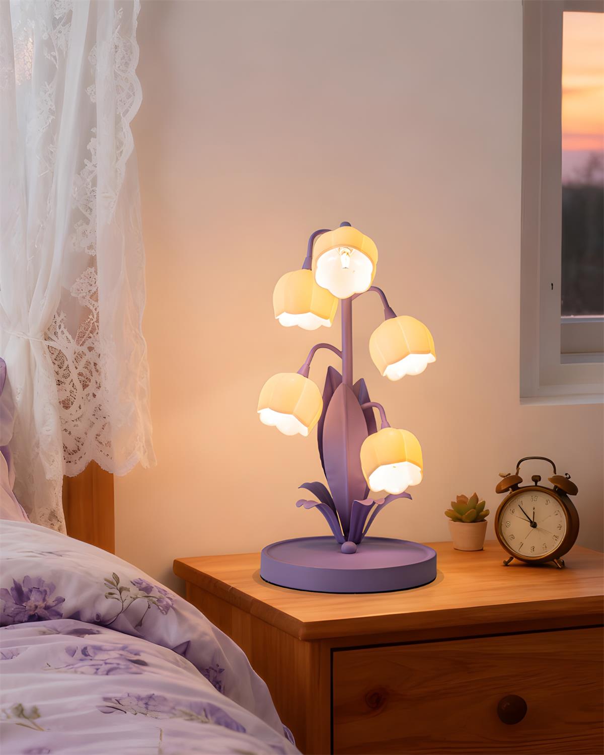 Élodie Orchideenblüten-Tischleuchte mit künstlerischem Blumendesign