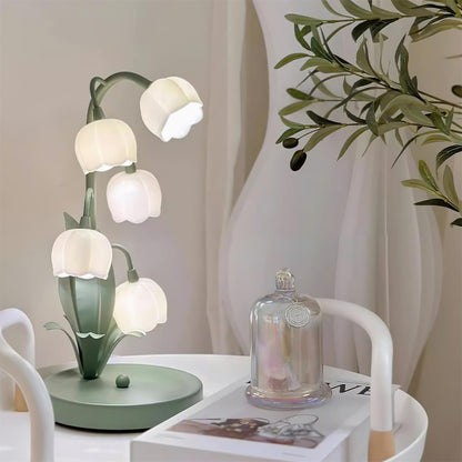 Élodie Orchideenblüten-Tischleuchte mit künstlerischem Blumendesign