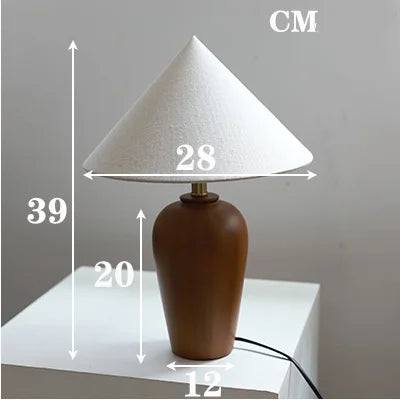Hochwertige Stoff-Tischlampe im antiken Wabi-Sabi-Stil für Schlafzimmer