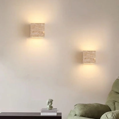 Élise Gelber Travertin-LED-Wandleuchte im japanischen Luxus-Stil