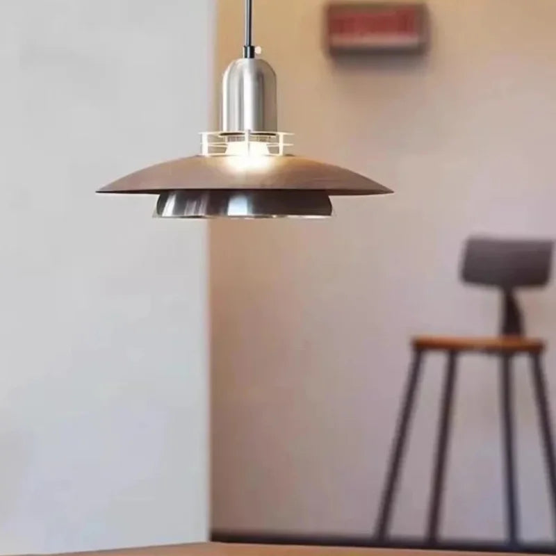 Amélie Aero Linear Pendelleuchte aus Holz und Metall