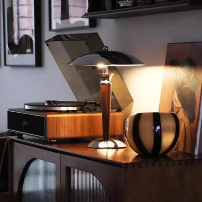 Noémie Schreibtischlampe aus Holz und Chrom