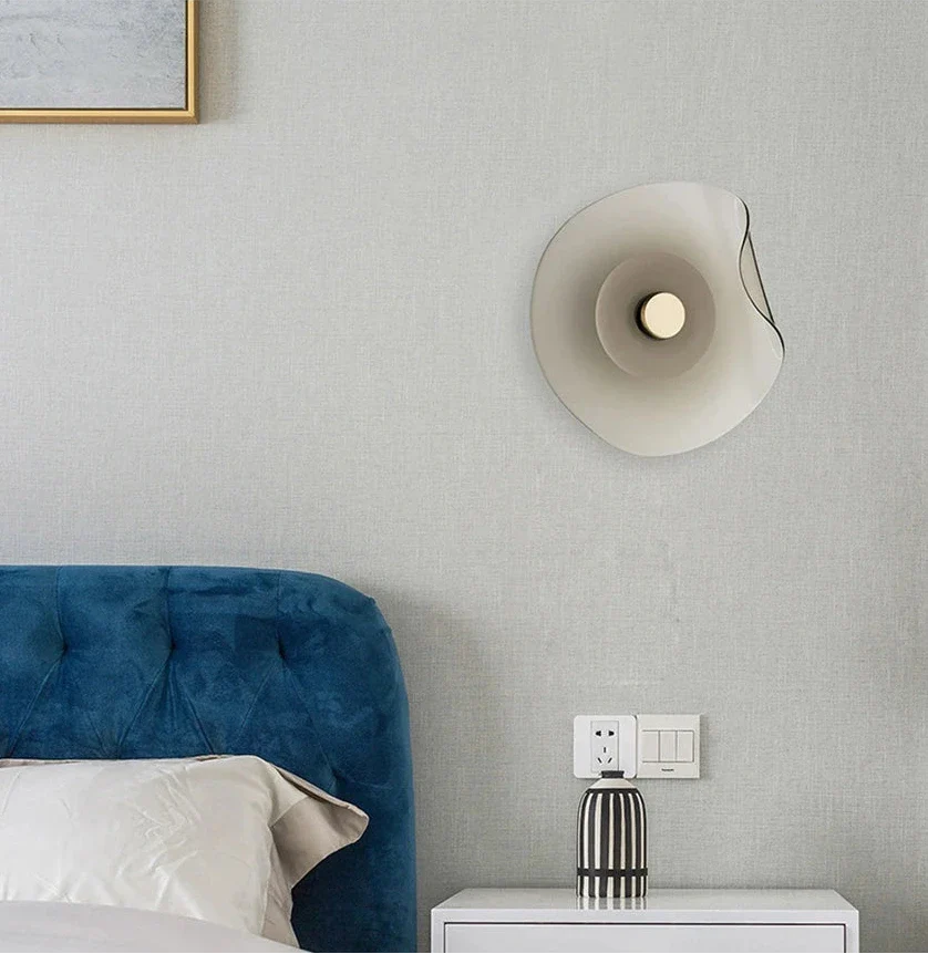 Élise Halo LED-Wandleuchte mit Glasschirm