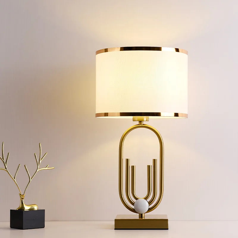 Orléans Moderne Gold Geometrische Tischleuchte