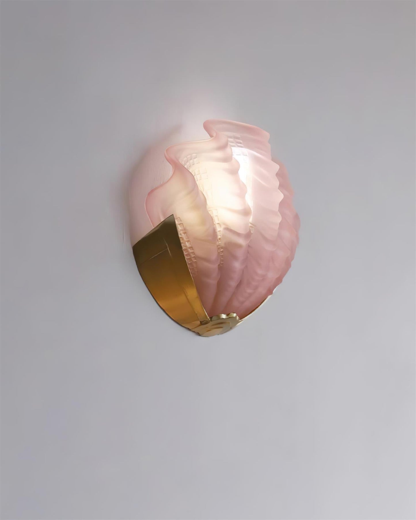Aurélie Wandleuchte Muschel mit geformtem Glasdesign