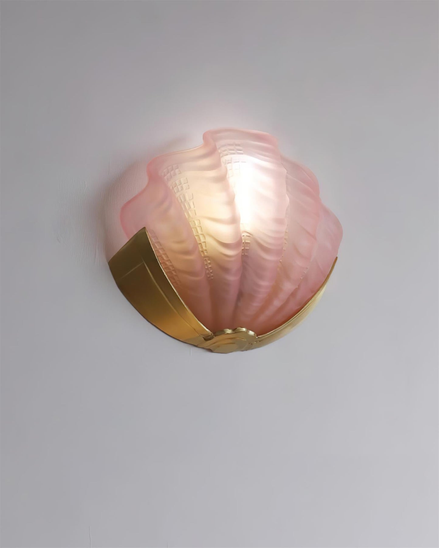 Aurélie Wandleuchte Muschel mit geformtem Glasdesign