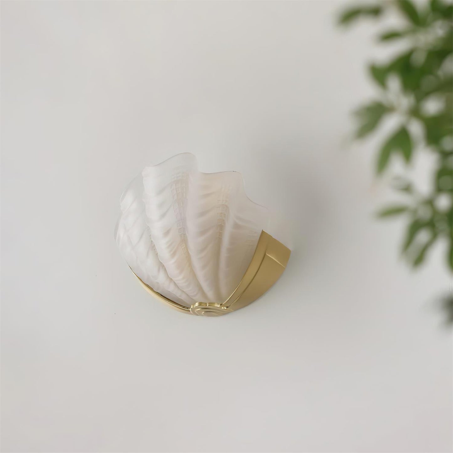Aurélie Wandleuchte Muschel mit geformtem Glasdesign