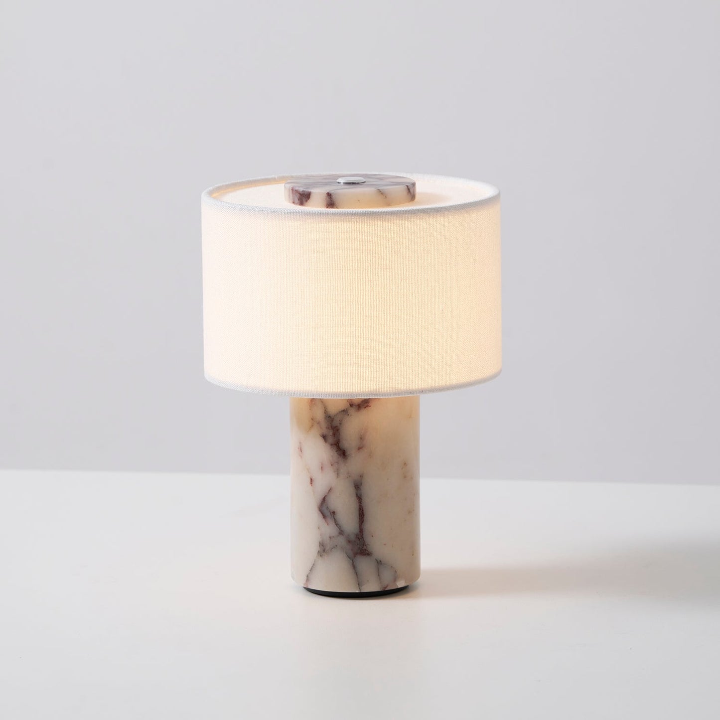 Aurélie Marmor-Sediment-Tischlampe mit Stoffschirm