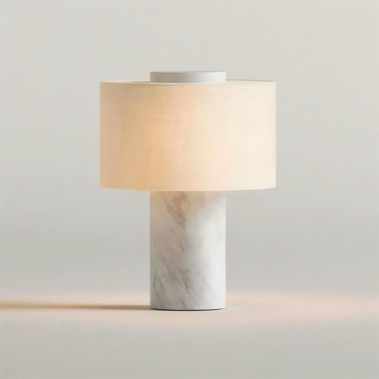 Aurélie Marmor-Sediment-Tischlampe mit Stoffschirm