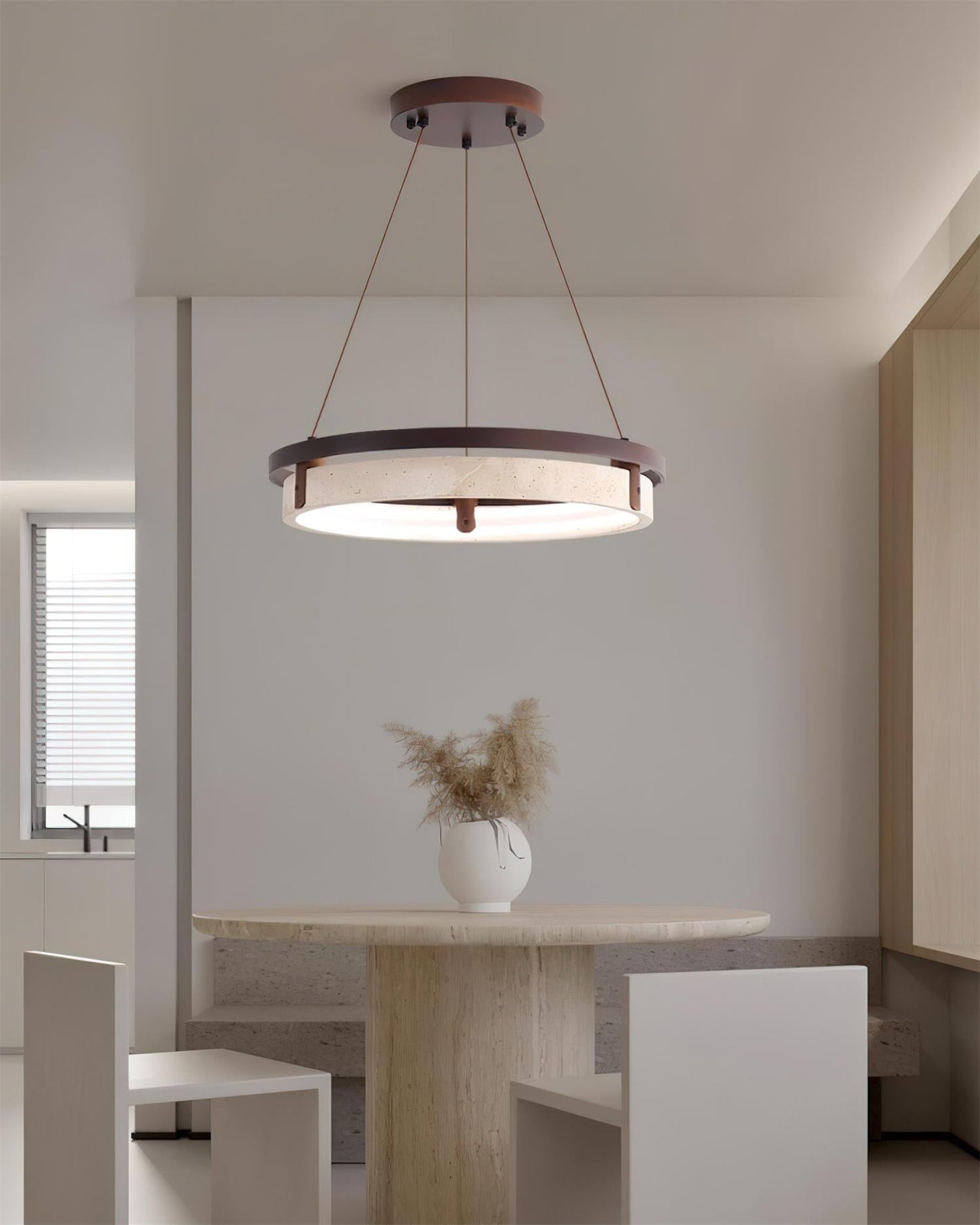 Laurent Ring Kronleuchter, Travertinstein mit integrierter LED